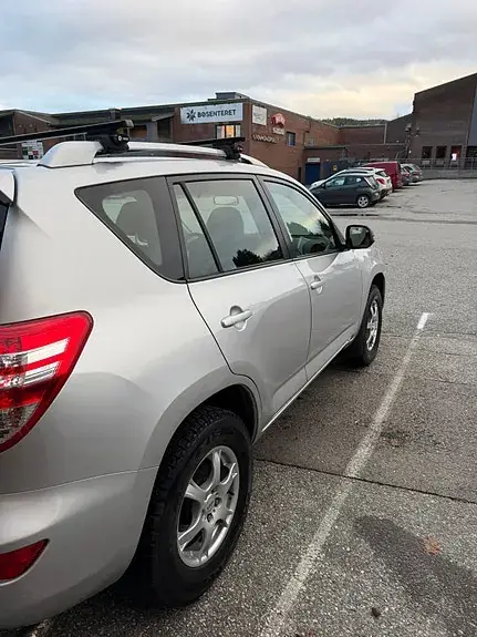 Toyota Rav4 2010 photo 3