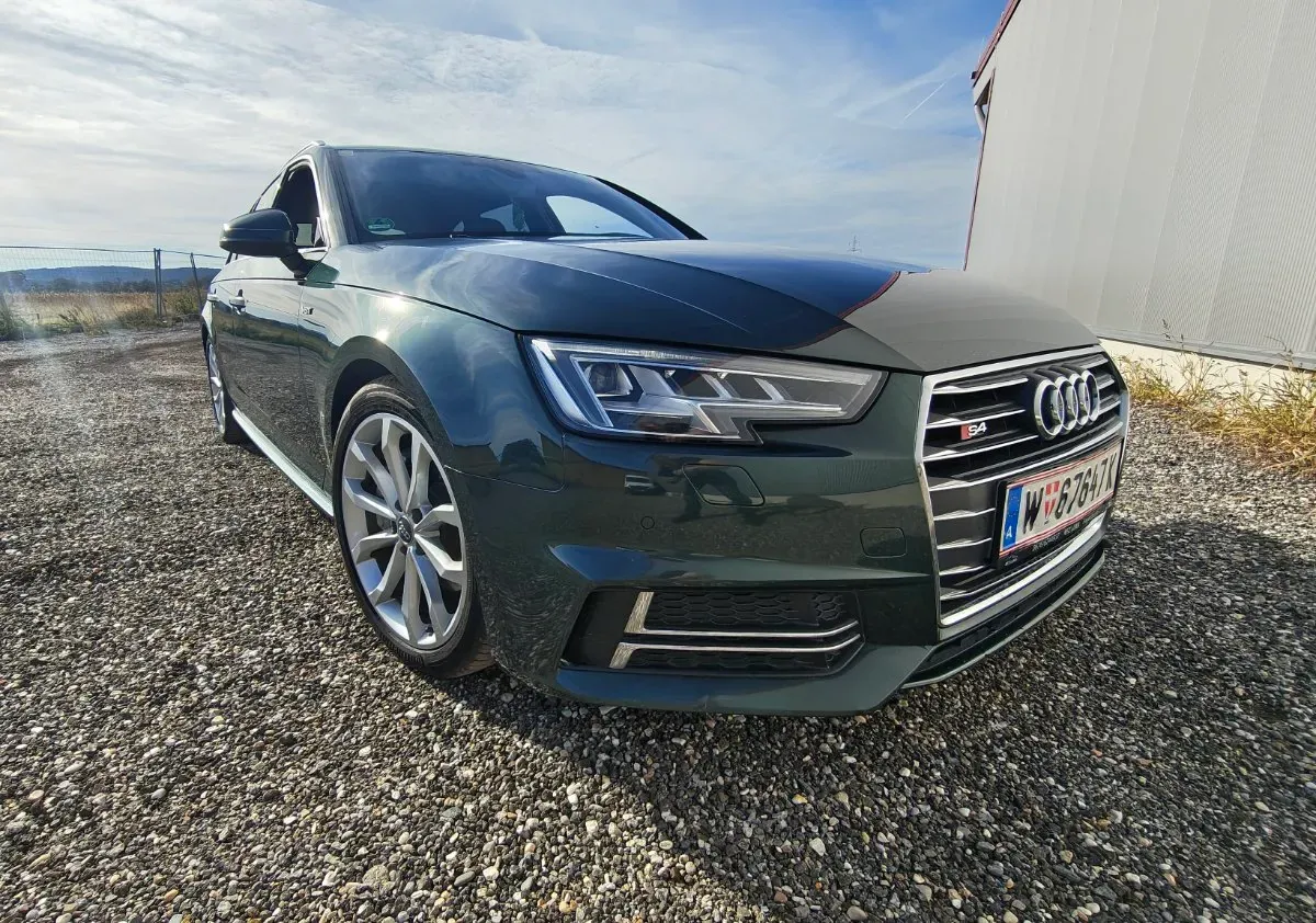 Audi A4 2016 photo 2