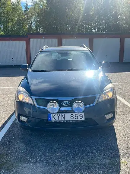 Kia Ceed 2010 photo 3