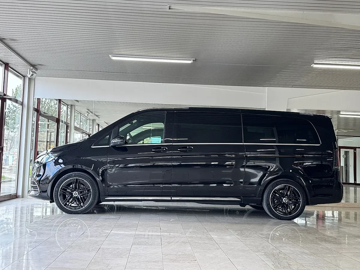 Mercedes-Benz V-Class 2024 photo 2