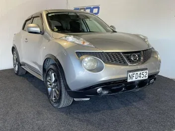 Nissan Juke 2010 photo 2