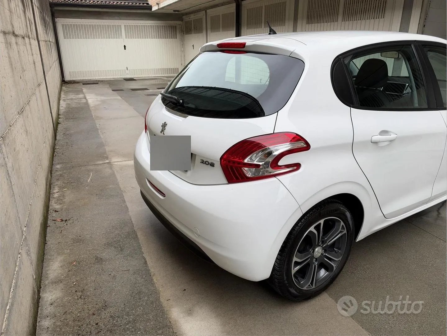 Peugeot 208 2015 photo 3
