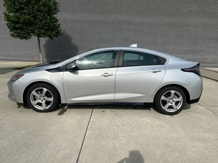 Chevrolet Volt 2017 photo 3