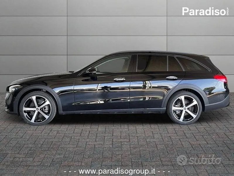 Mercedes-Benz C-Class 2025 photo 5