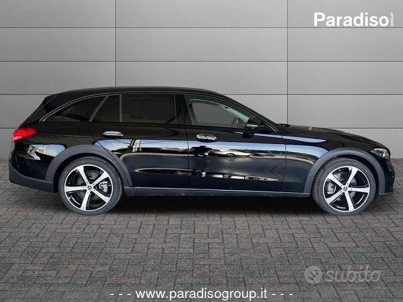 Mercedes-Benz C-Class 2025 photo 4