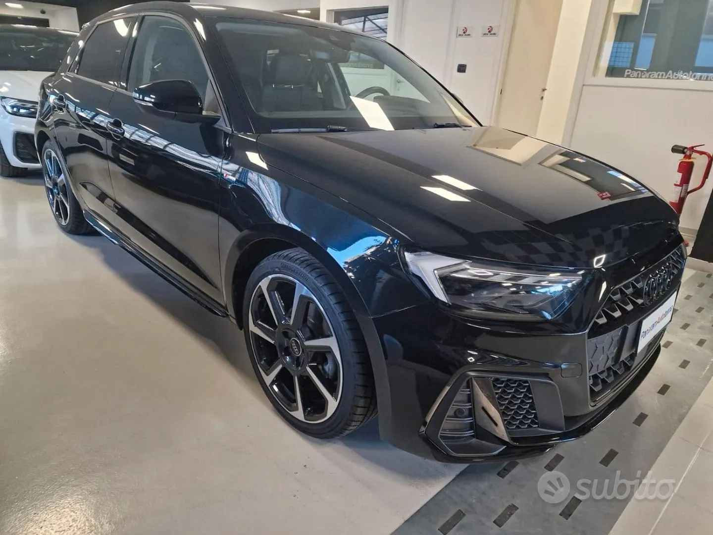 Audi A1 2025 photo 2
