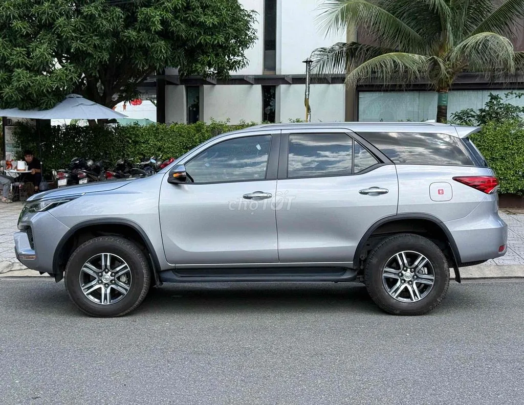 Toyota Fortuner 2022 photo 3