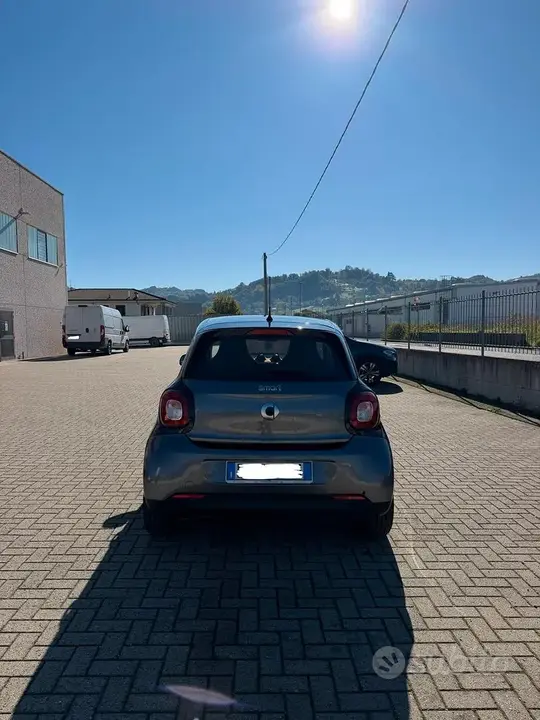 Smart Forfour 2015 photo 2