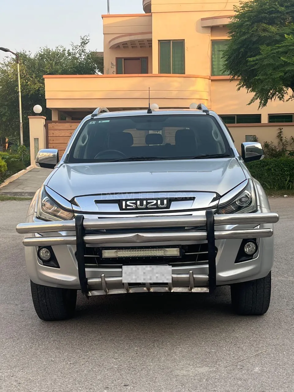 Isuzu D-Max
