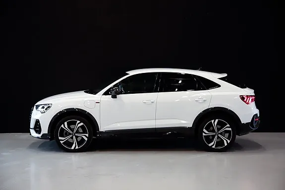 Audi Q3 2022 photo 3