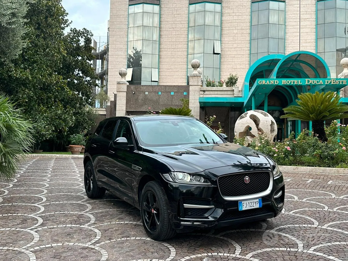 Jaguar F-Pace 2017 photo 3