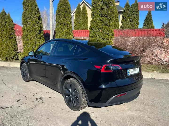 Tesla Model Y 2024 photo 4