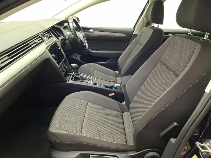 Volkswagen Passat 2019 photo 5