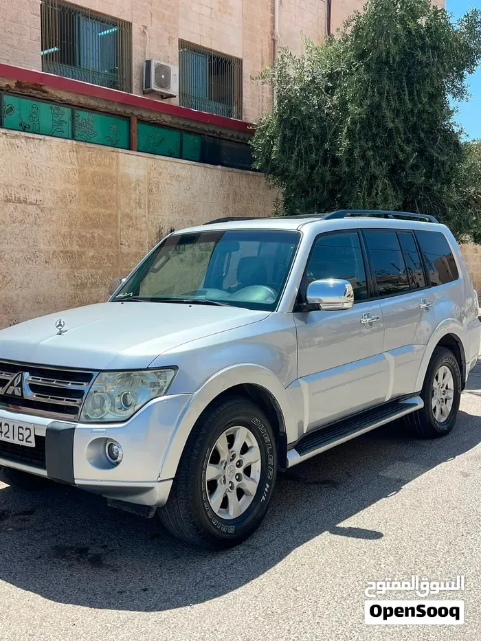 Mitsubishi Pajero 2011 photo 3