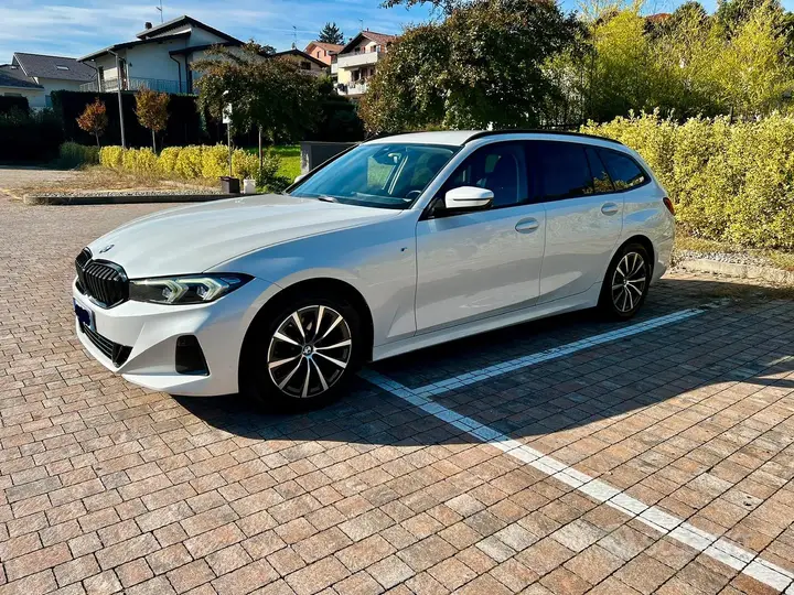 BMW 318D 2023 photo 3