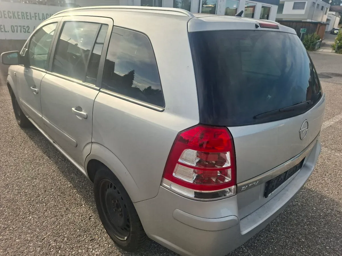 Opel Zafira 2013 photo 3