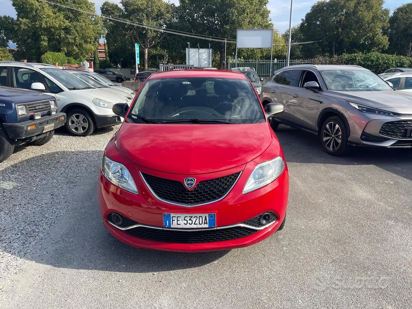 Lancia Ypsilon 2016 photo 2