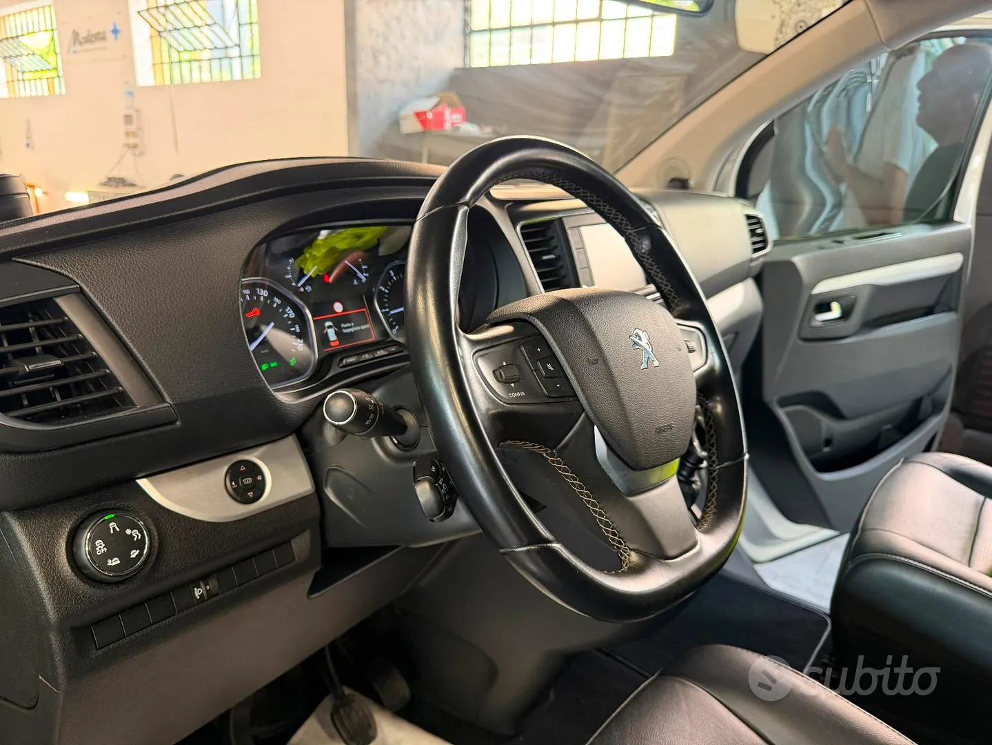 Peugeot Traveller 2018 photo 3