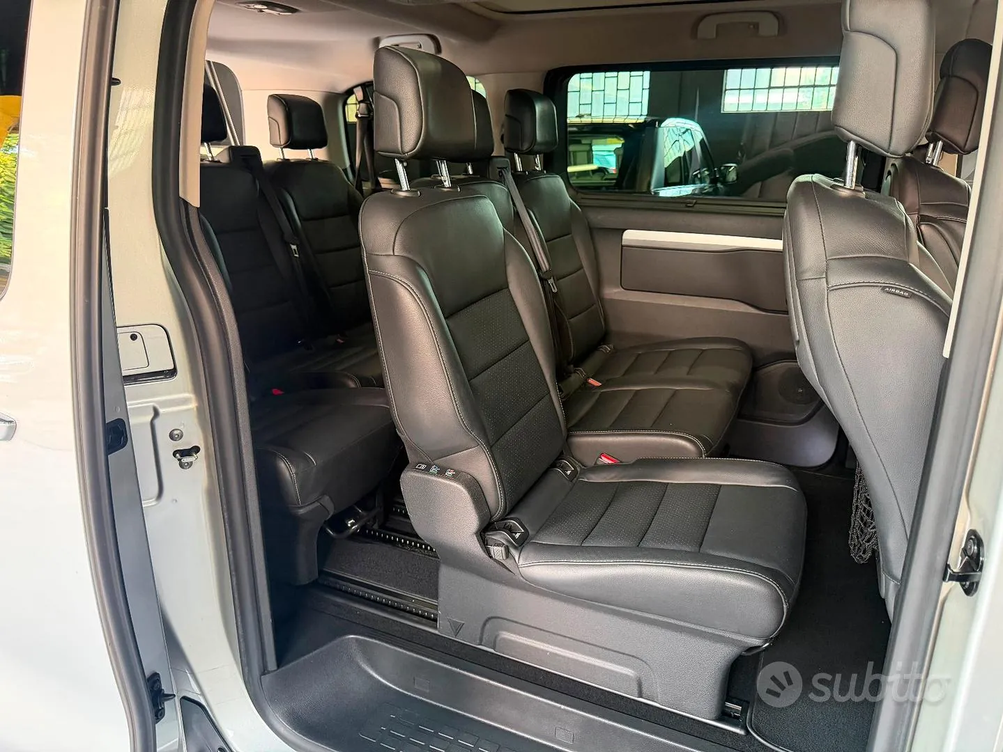 Peugeot Traveller 2018 photo 4