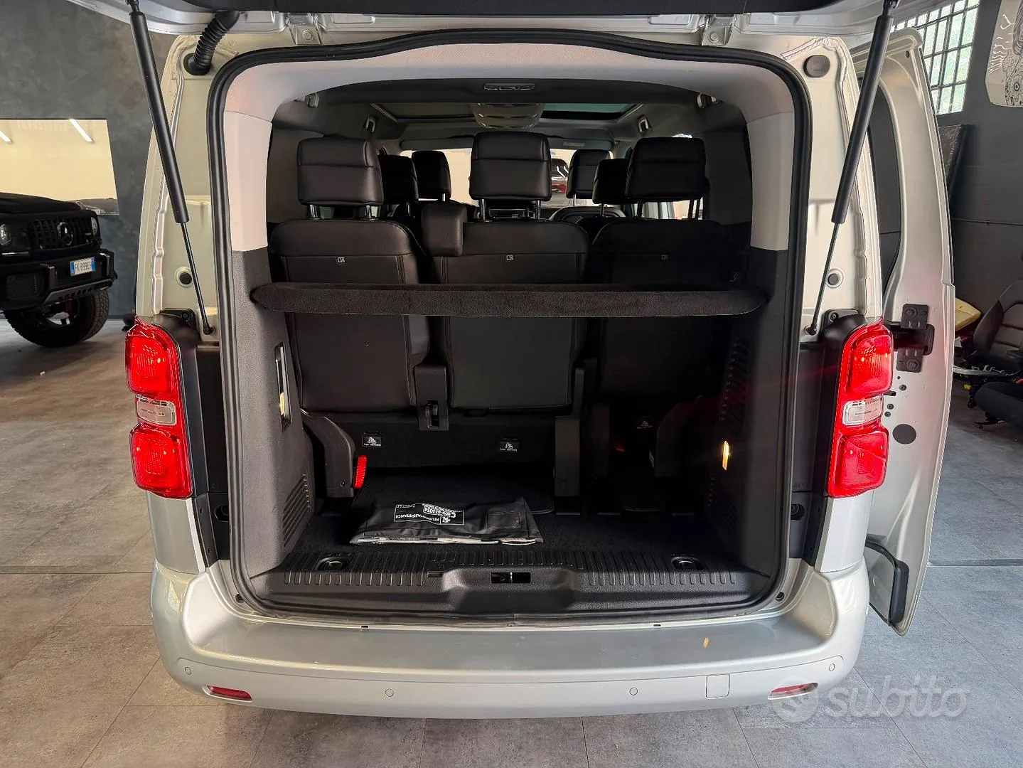 Peugeot Traveller 2018 photo 2