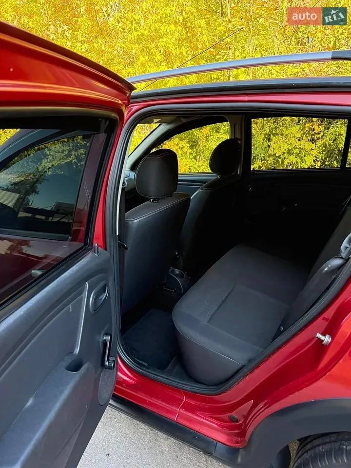 Dacia Sandero 2011 photo 4