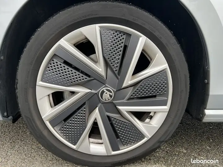 Skoda Superb 2025 photo 5