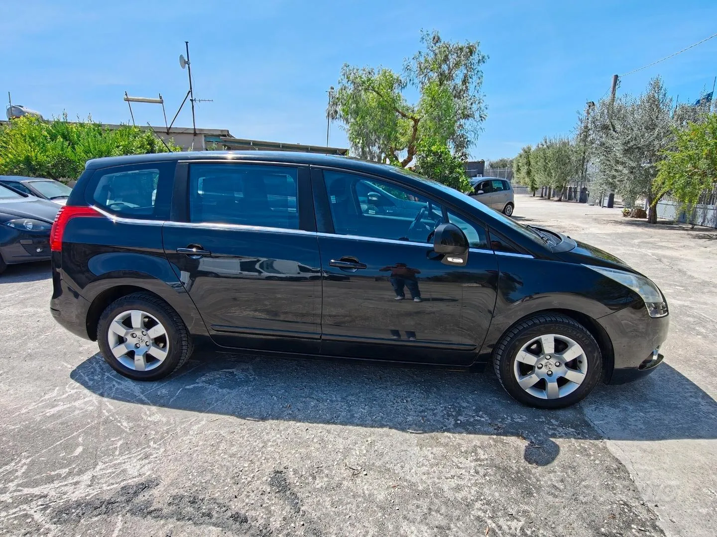 Peugeot 5008 2011 photo 3