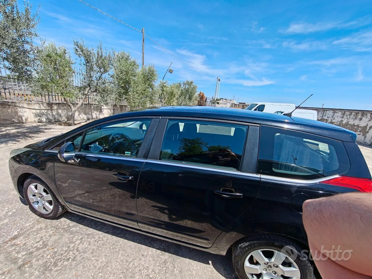 Peugeot 5008 2011 photo 4