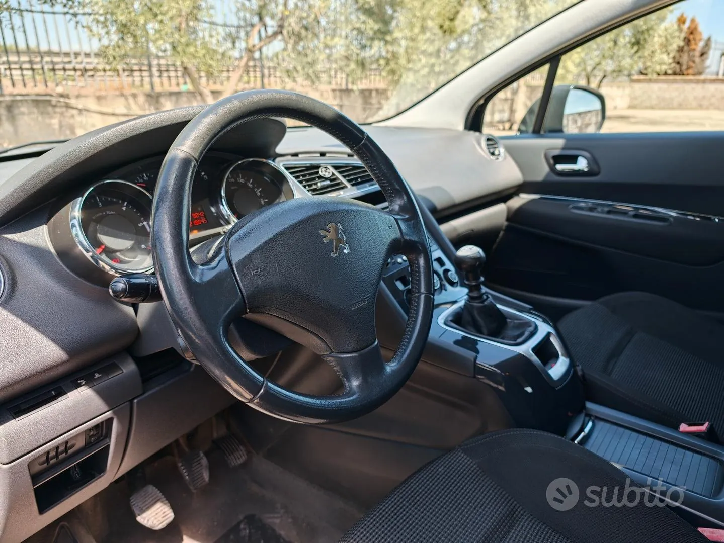 Peugeot 5008 2011 photo 5