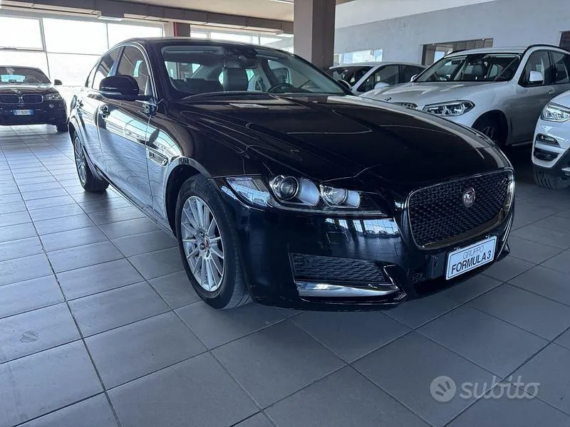 Jaguar Xf 2018 photo 2