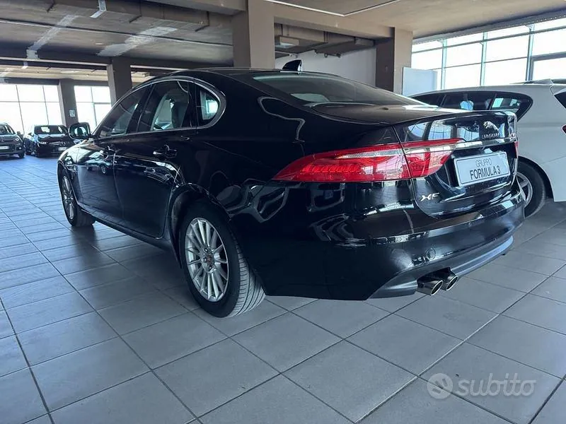 Jaguar Xf 2018 photo 4
