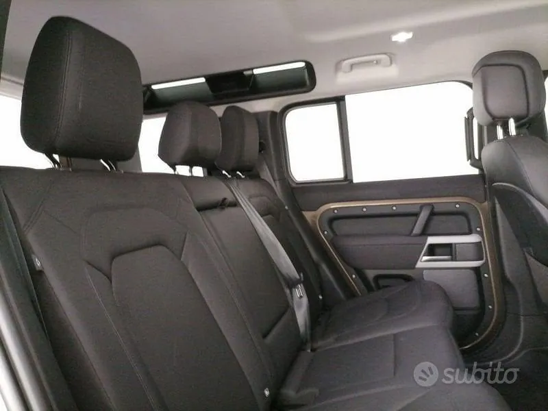 Land Rover Defender 2022 photo 4