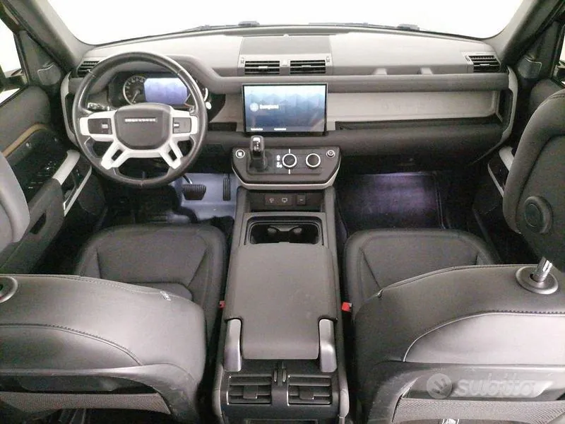 Land Rover Defender 2022 photo 5