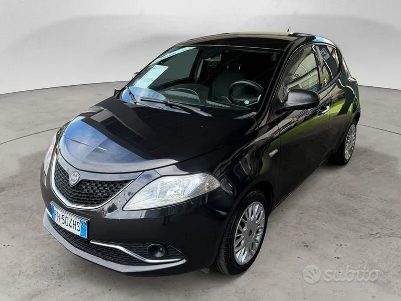 Lancia Ypsilon 2017 photo 2