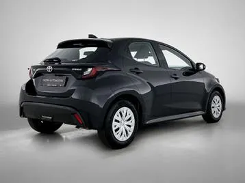 Toyota Yaris 2024 photo 2