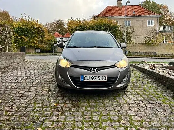 Hyundai I20 2013 photo 2