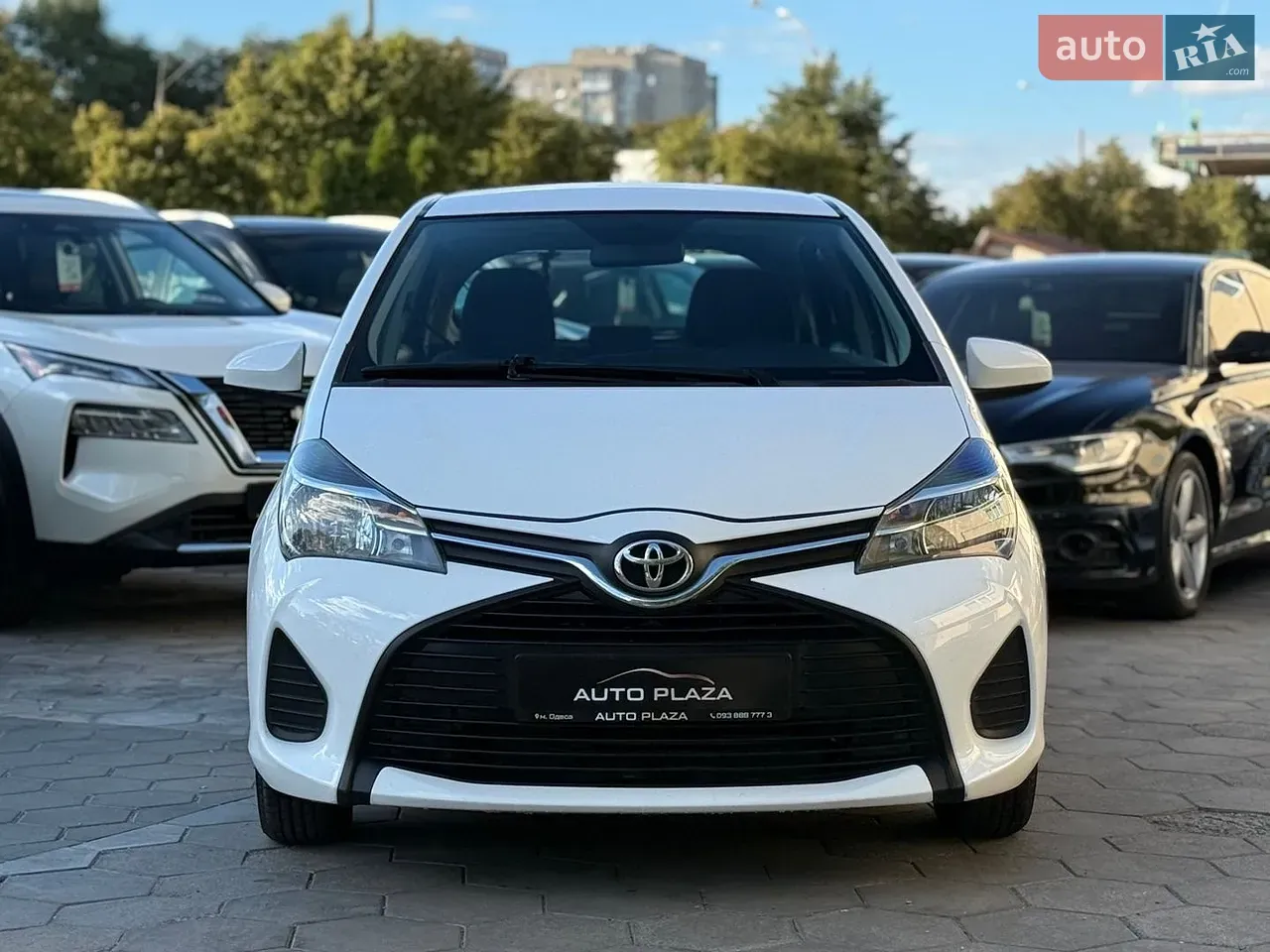 Toyota Yaris 2015 photo 2