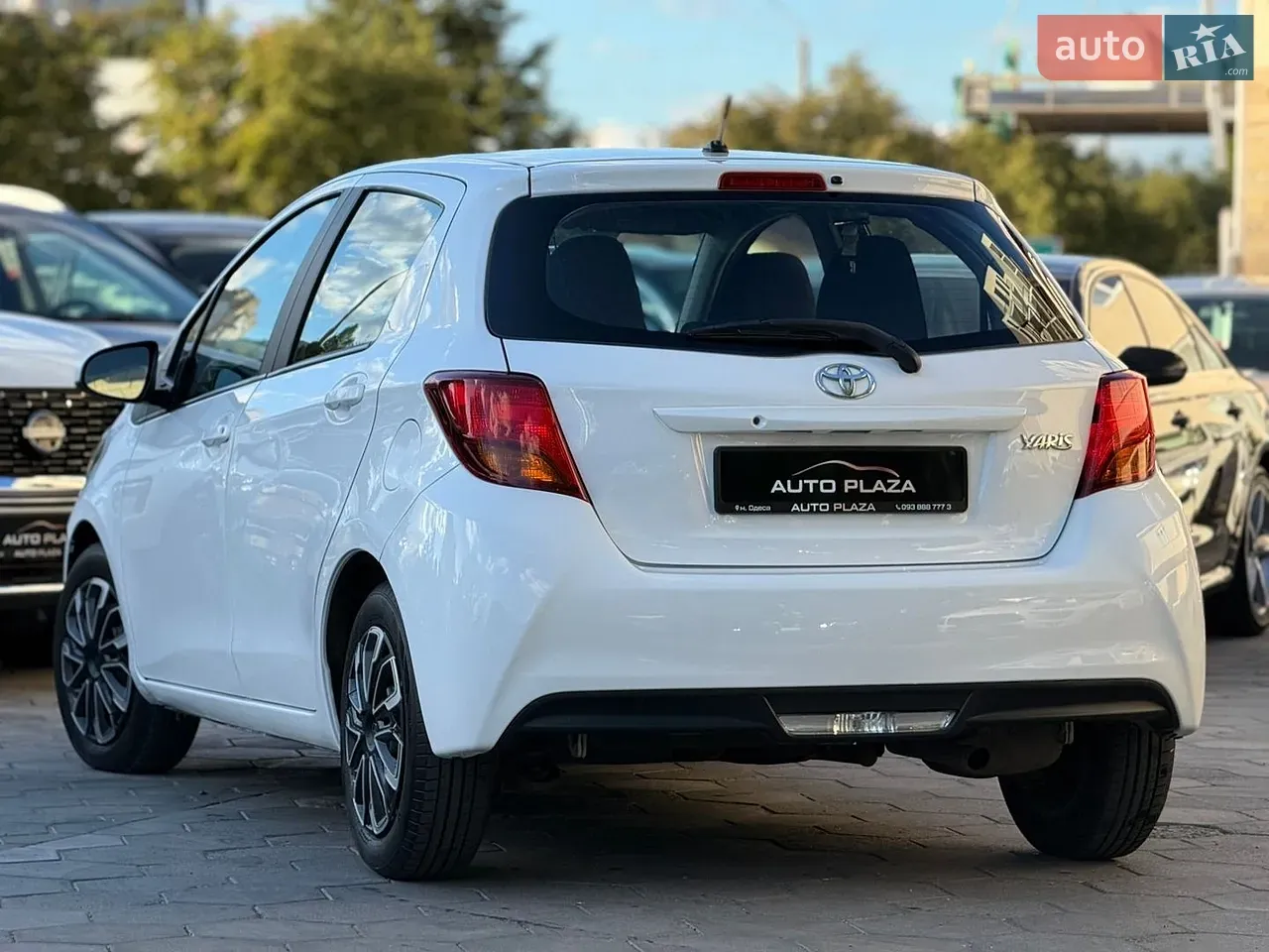 Toyota Yaris 2015 photo 4