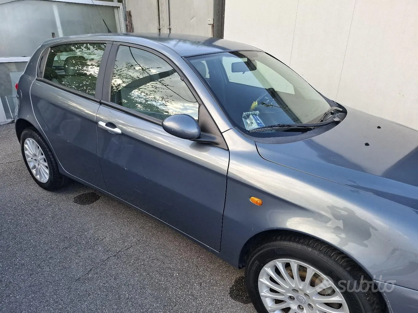 Alfa Romeo 147 2004 photo 2