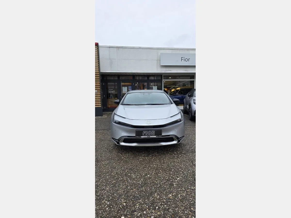 Toyota Prius 2026 photo 2