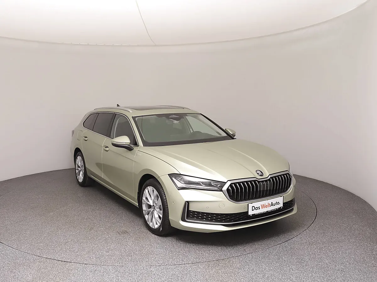 Skoda Superb 2026 photo 2