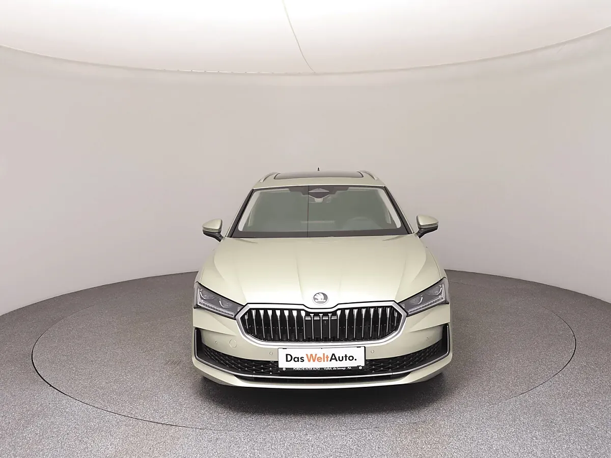 Skoda Superb 2026 photo 3