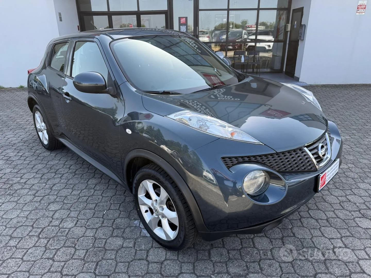 Nissan Juke 2011 photo 2