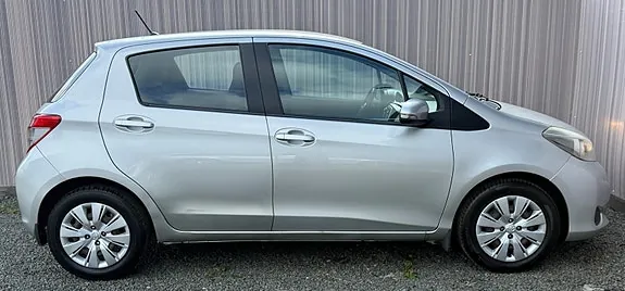 Toyota Yaris 2011 photo 3