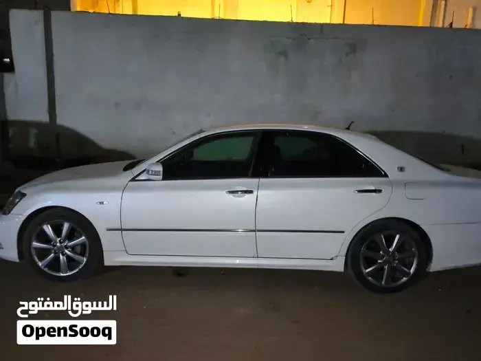 Toyota Crown 2005 photo 3