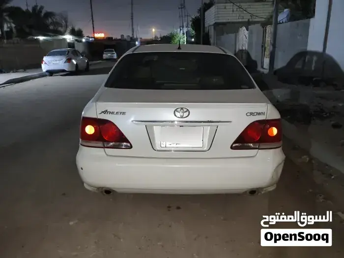 Toyota Crown 2005 photo 2