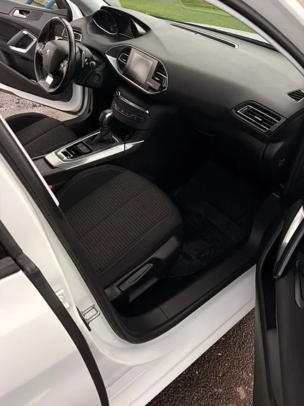 Peugeot 308 2019 photo 5