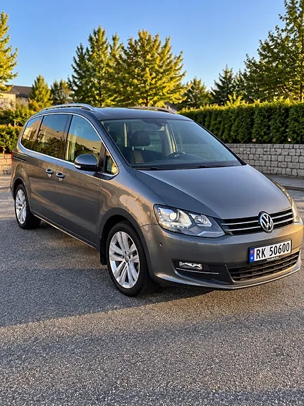 Volkswagen Sharan 2013 photo 2