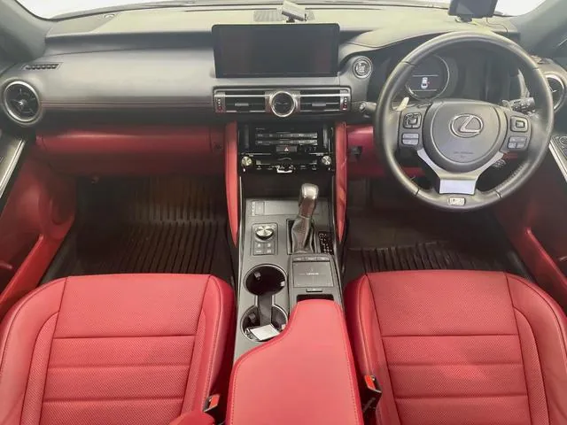 Lexus Is300 2021 photo 2