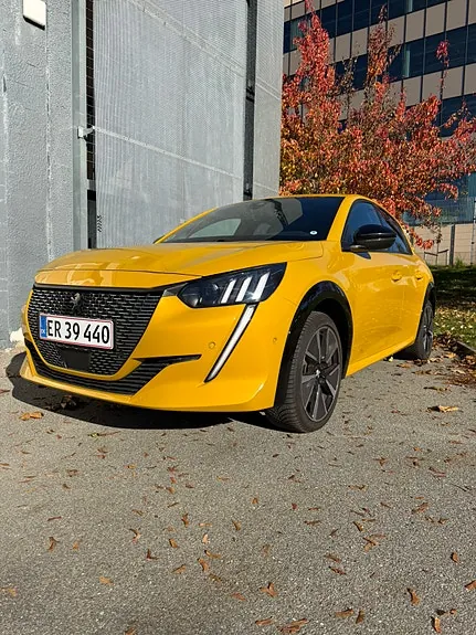 Peugeot E-208